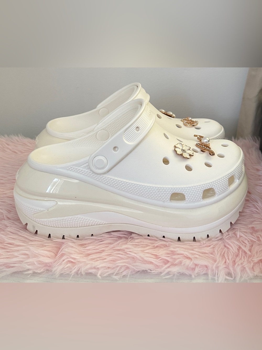 CROCS Women's White Platform Clog Mules with Gold Charms NWOT